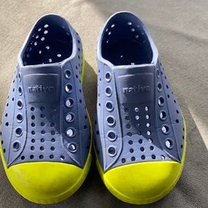 Like new, native size 6